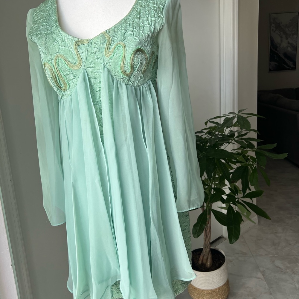 Stunning Satin Bodicon Dress with Beaded Bust&Flowing Chiffon Accents - Picture 3 of 15